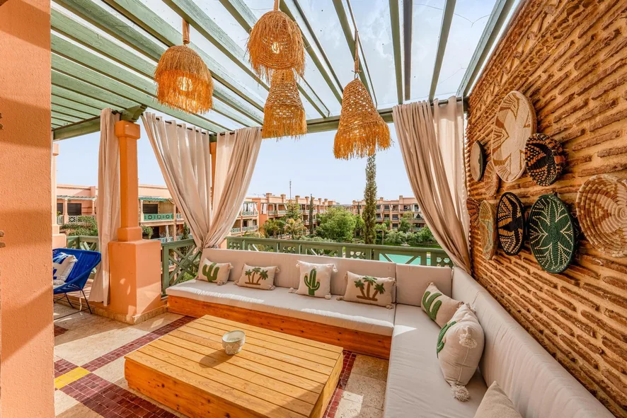 Appartement meublé 106 m² avec terrasses, Agdal — loué