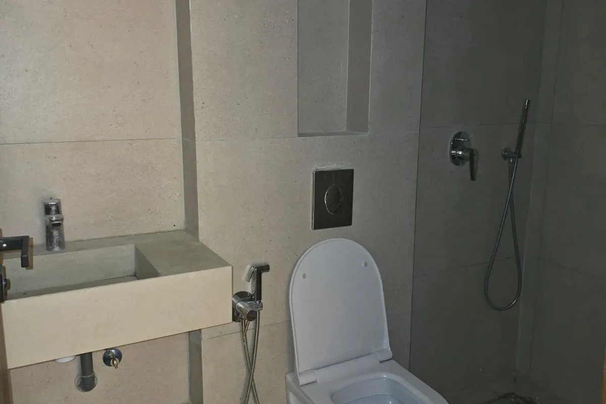 Duplex neuf 109 m² avec cour privée et séjour double hauteur — Guéliz